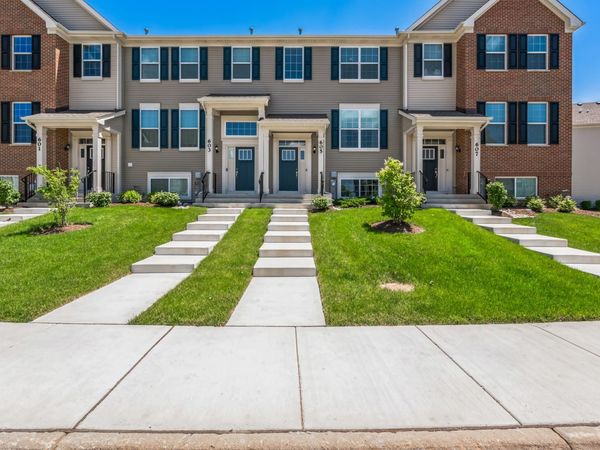 605 Brook Court, Oswego, IL 60543