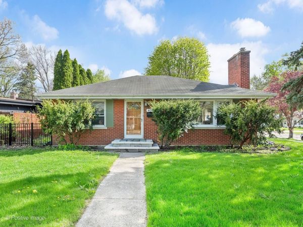 405 Greenfield Avenue , Glen Ellyn, IL 60137