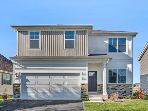2622 Camelback Drive, Pingree Grove, IL 60140