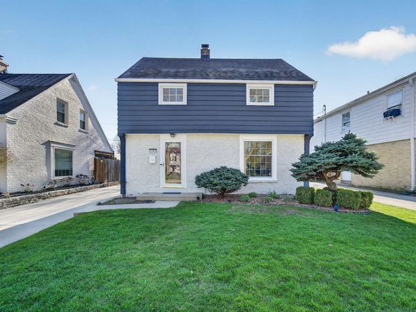 5058 N Kent Ave, Whitefish Bay, WI 53217