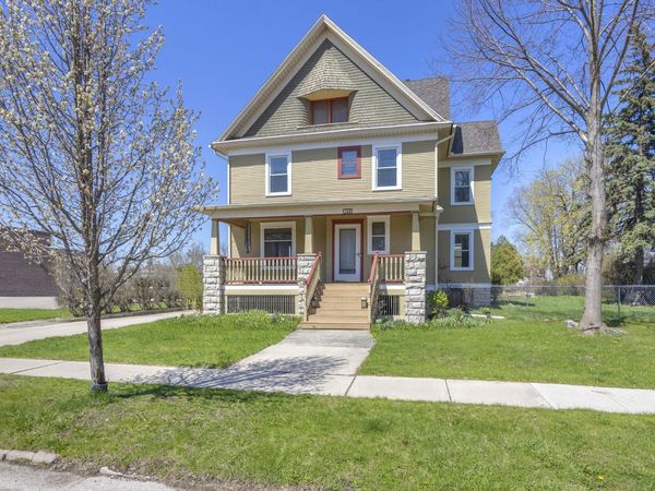 143 E MERRILL Ave, Fond Du Lac, WI 54935