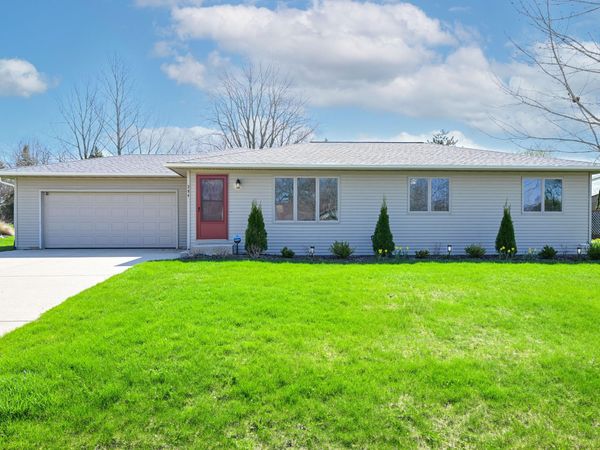 284 Prairie Run, Grafton, WI 53024