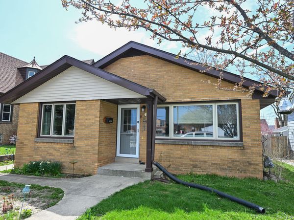 817 Montana Ave, South Milwaukee, WI 53172