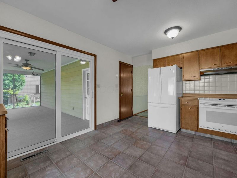 4500 Reed Road, Columbus, OH 43220 Photo 12