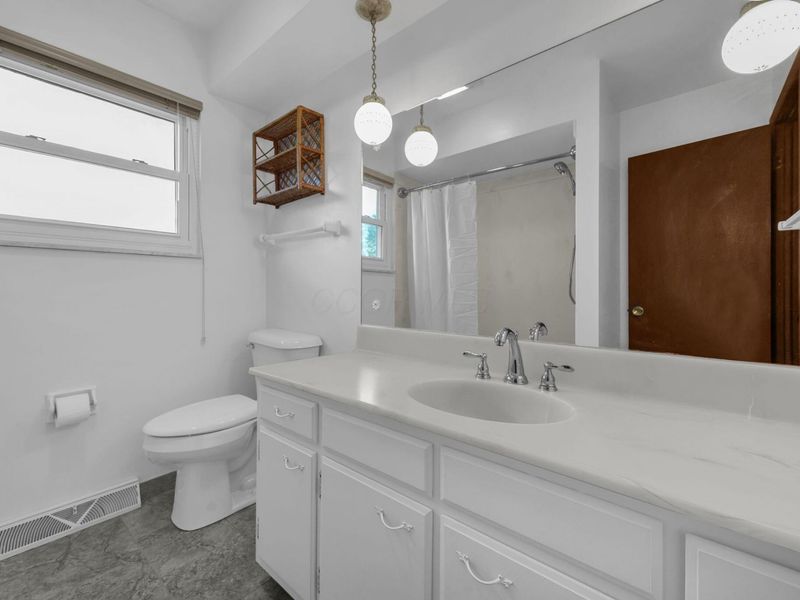 4500 Reed Road, Columbus, OH 43220 Photo 23