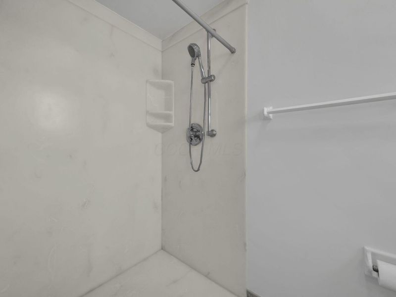 4500 Reed Road, Columbus, OH 43220 Photo 29