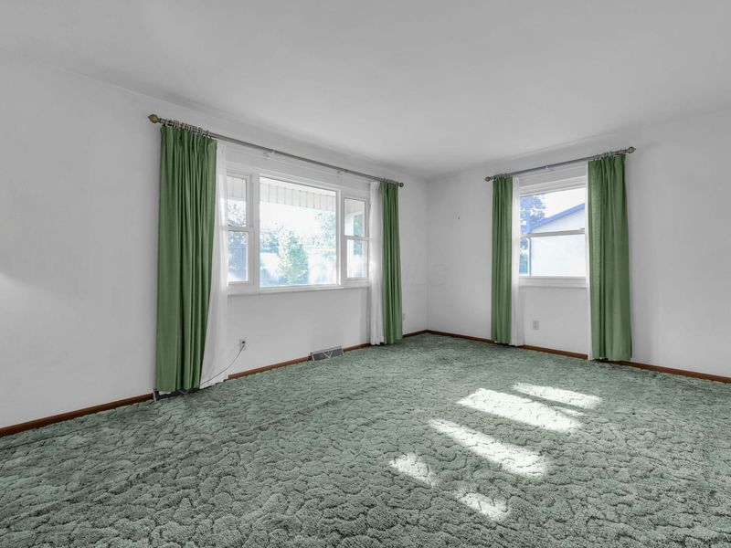 4500 Reed Road, Columbus, OH 43220 Photo 4