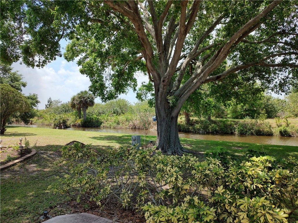 451 Papaya Circle, Barefoot Bay, FL 32976 Photo