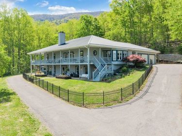 649 GREYLEDGE RD, BUCHANAN, VA 24066