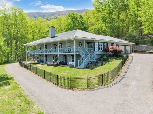 649 GREYLEDGE RD, BUCHANAN, VA 24066