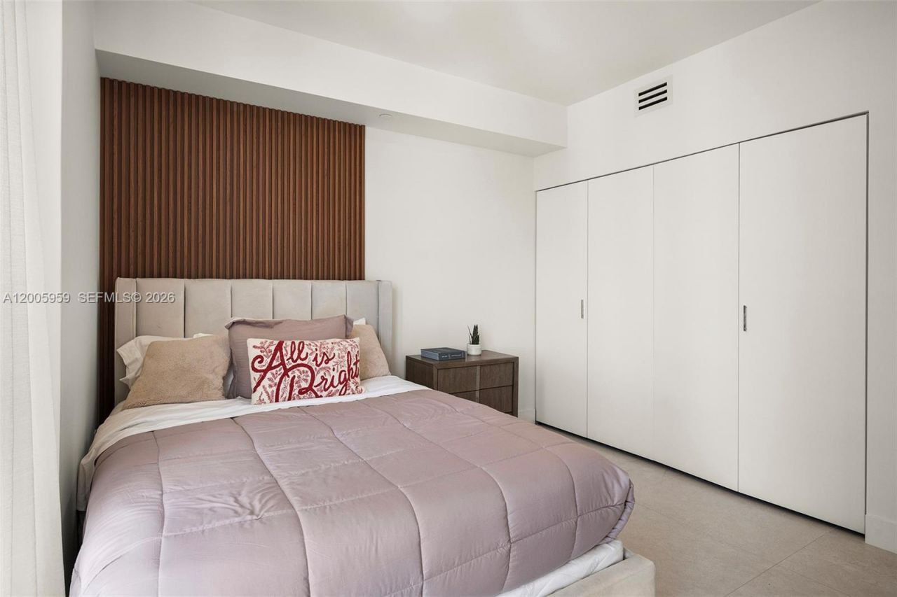 700 NE 24th St , Unit 3201, Miami, FL 33137 Photo