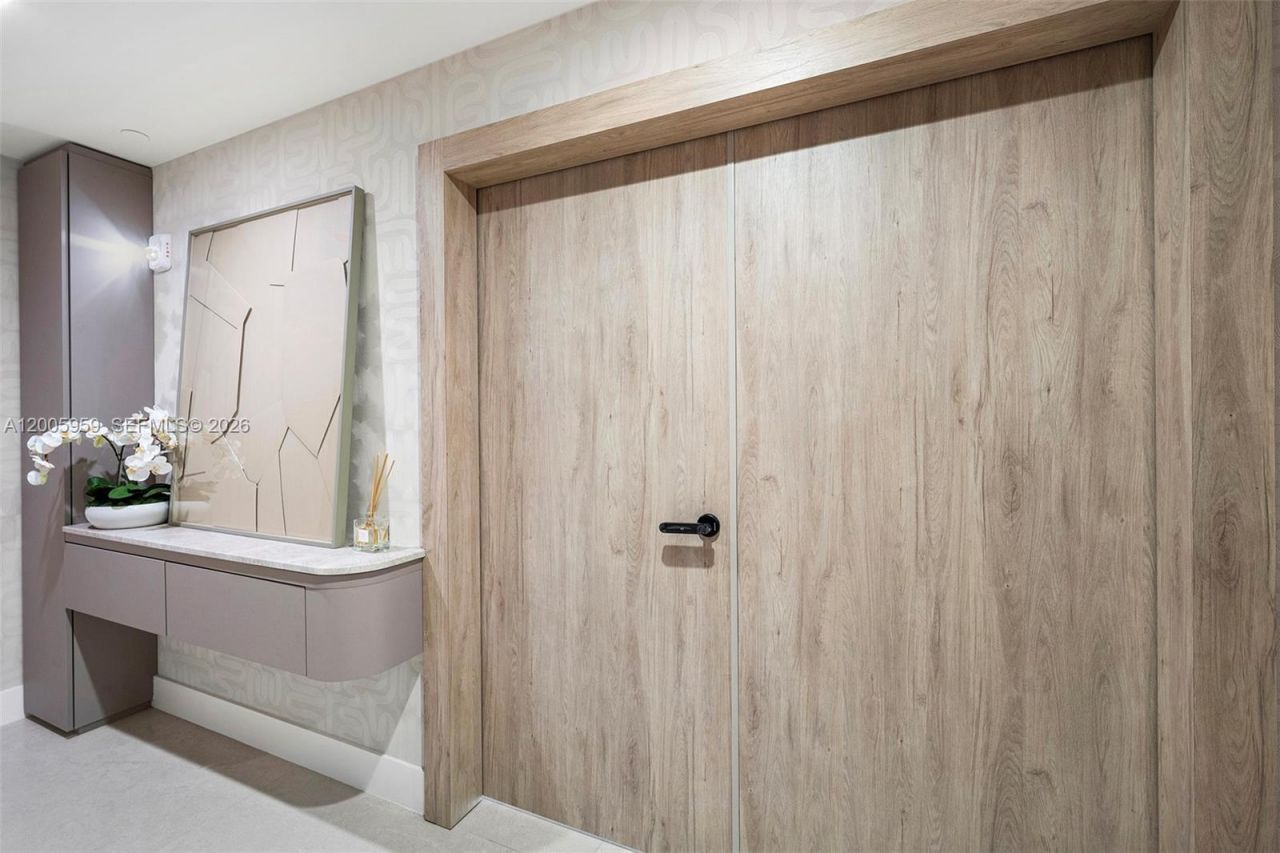 700 NE 24th St , Unit 3201, Miami, FL 33137 Photo