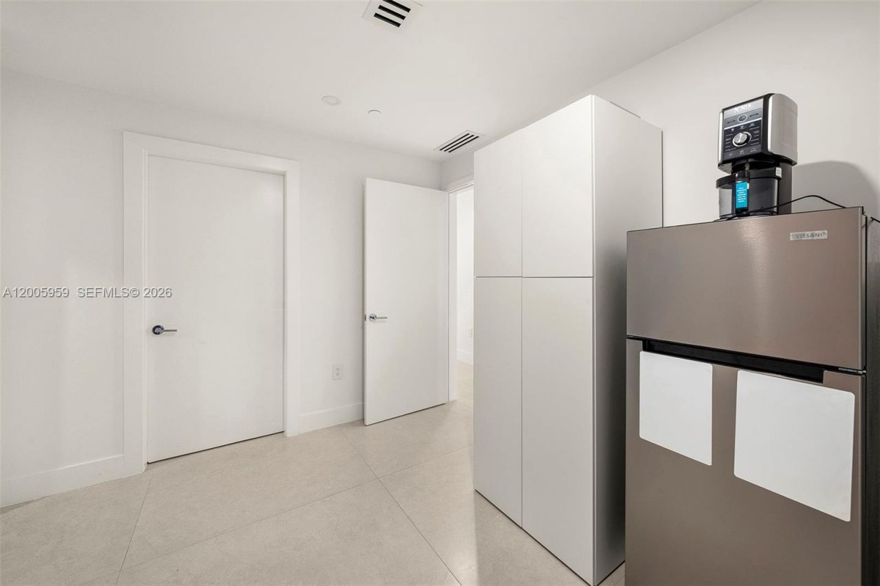 700 NE 24th St , Unit 3201, Miami, FL 33137 Photo