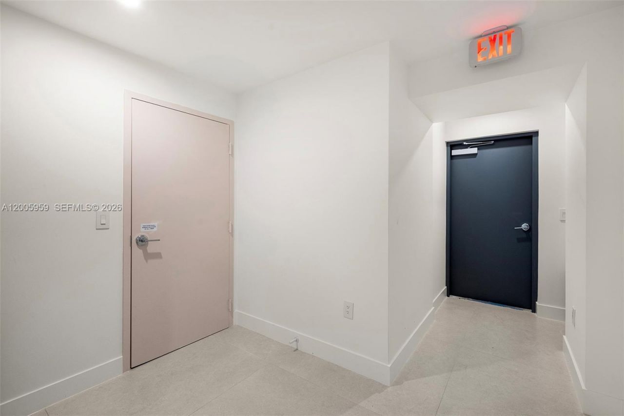 700 NE 24th St , Unit 3201, Miami, FL 33137 Photo