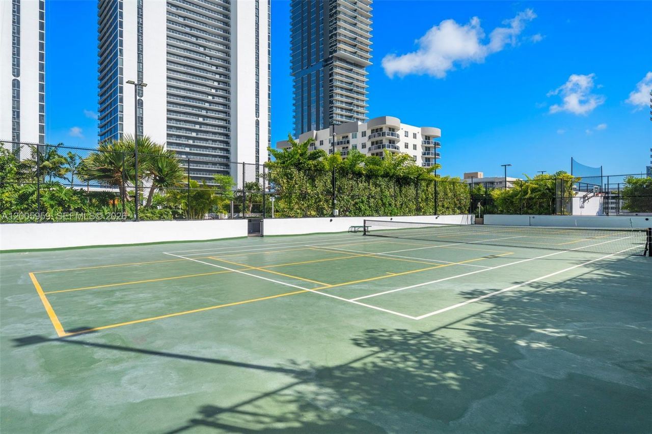 700 NE 24th St , Unit 3201, Miami, FL 33137 Photo