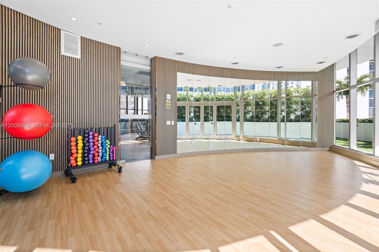700 NE 24th St , Unit 3201, Miami, FL 33137 Photo