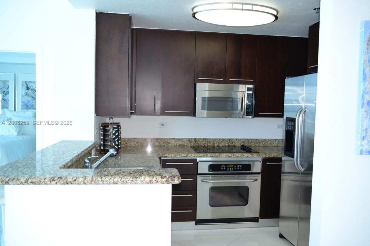 6515 Collins Ave, Unit 1505, Miami Beach, FL 33141 Photo