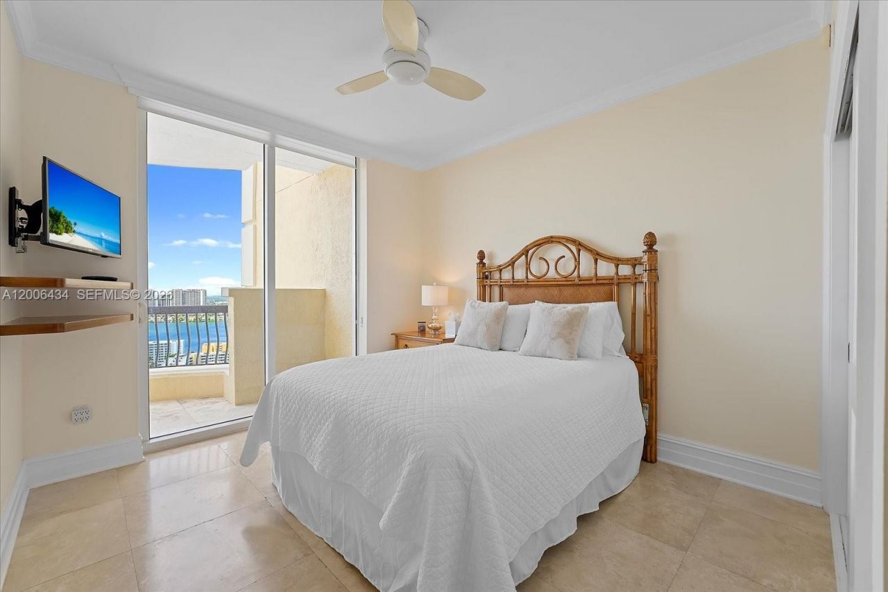 17875 Collins Ave , Unit 2702, Sunny Isles Beach, FL 33160 Photo