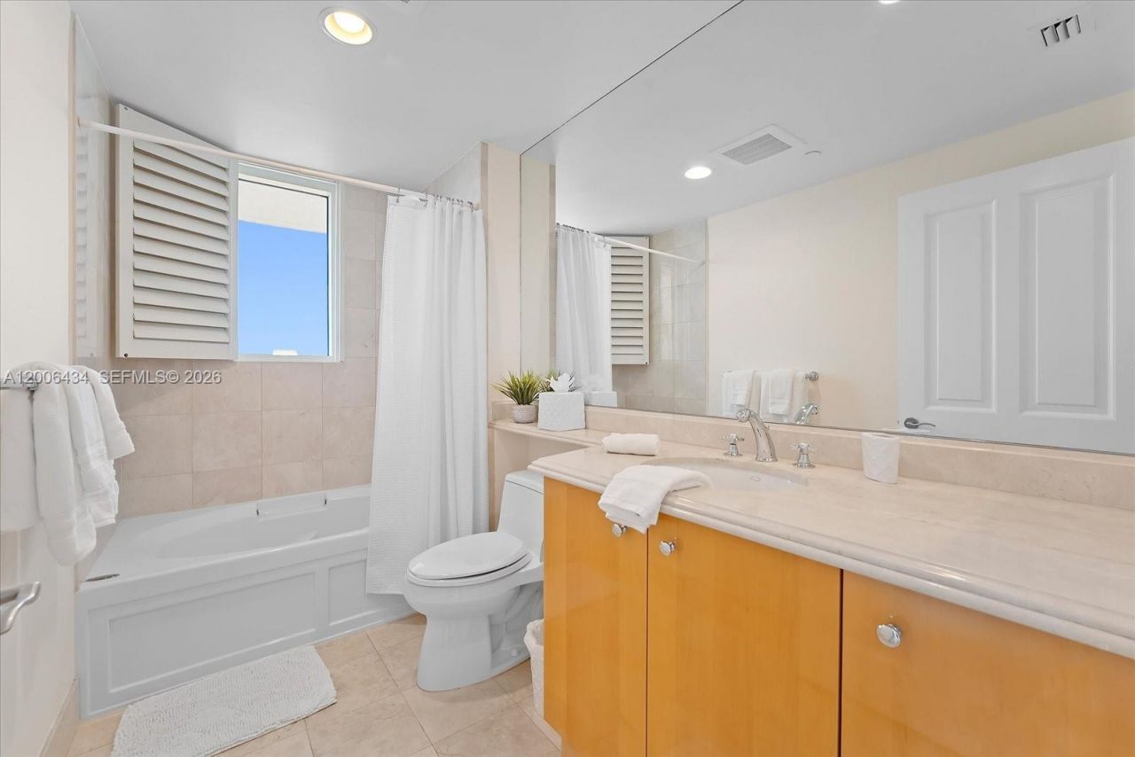 17875 Collins Ave , Unit 2702, Sunny Isles Beach, FL 33160 Photo