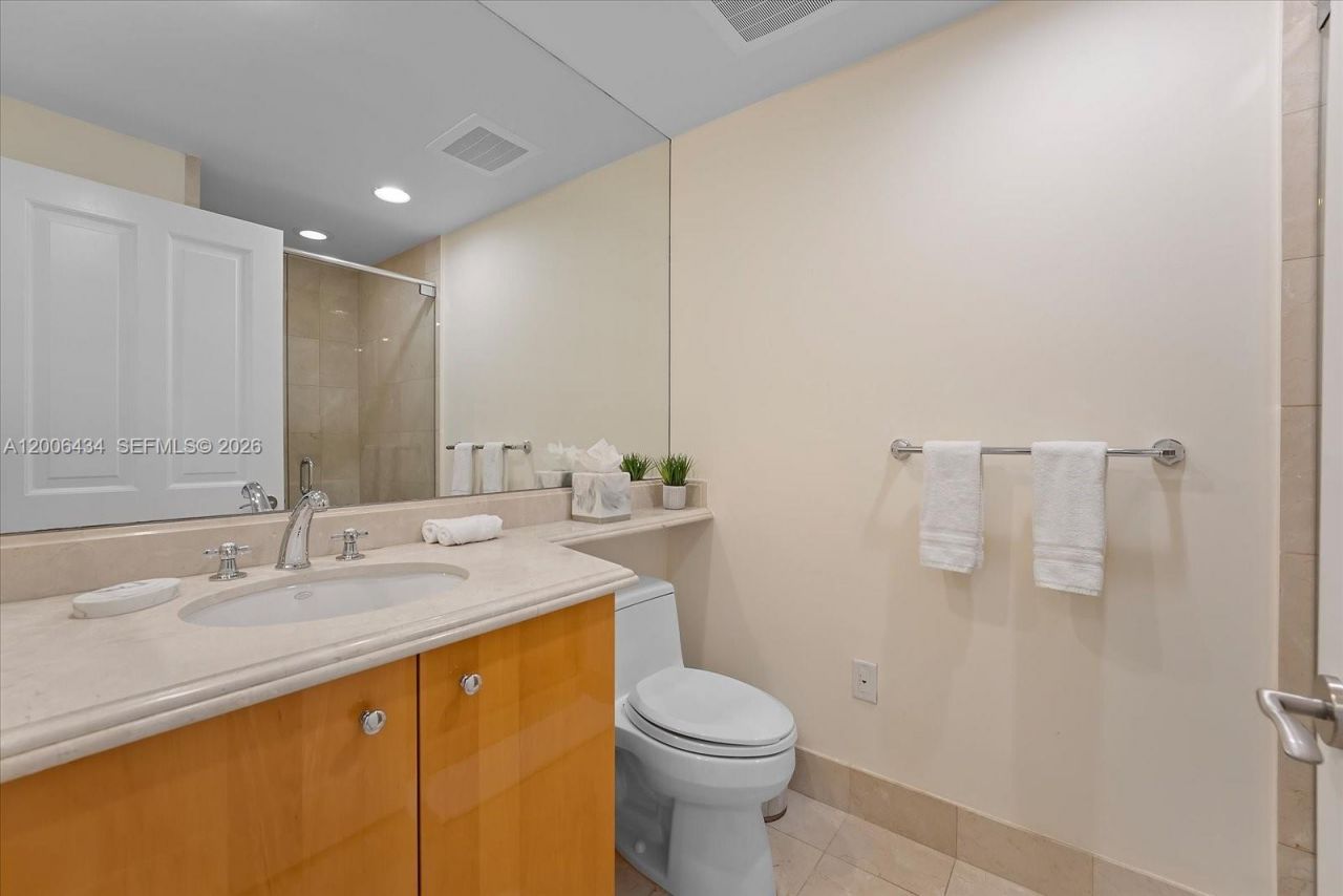 17875 Collins Ave , Unit 2702, Sunny Isles Beach, FL 33160 Photo