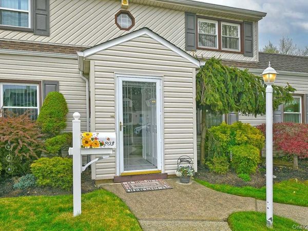 203 Saddle Lane , Levittown, NY 11756