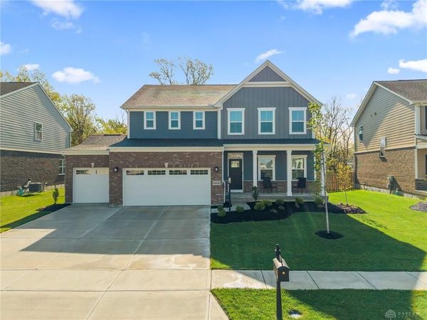 9886 Fairwater Springs Drive, Centerville, OH 45458