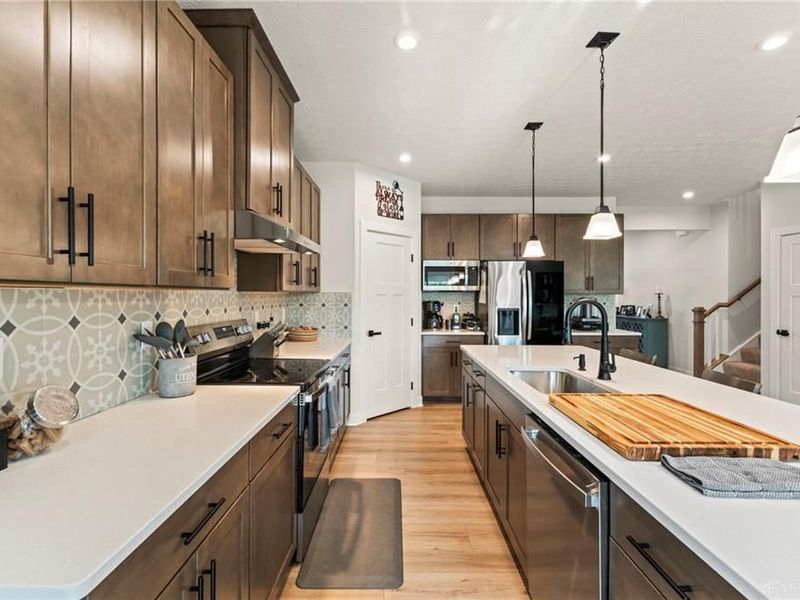 9886 Fairwater Springs Drive, Centerville, OH 45458 Photo 12