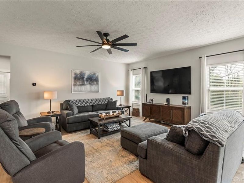 9886 Fairwater Springs Drive, Centerville, OH 45458 Photo 14