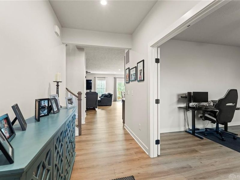 9886 Fairwater Springs Drive, Centerville, OH 45458 Photo 6