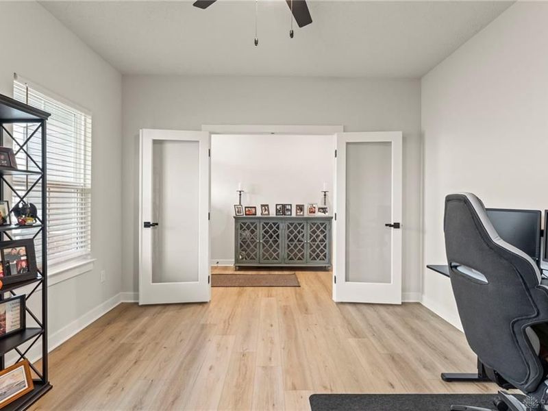 9886 Fairwater Springs Drive, Centerville, OH 45458 Photo 8