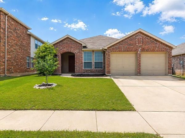 9249 Conestoga Drive, Fort Worth, TX 76131