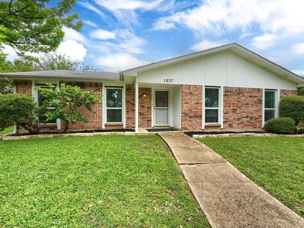 1837 Paxton Drive, Carrollton, TX 75007