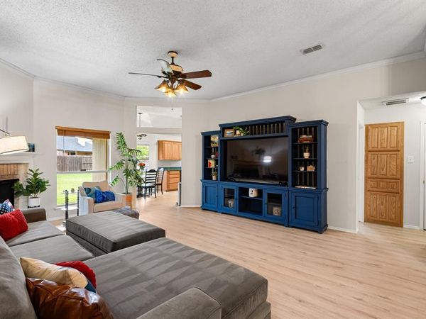 101 Saint James Court , Rhome, TX 76078