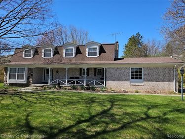 1508 Crooks Road, Rochester Hills, MI 48309