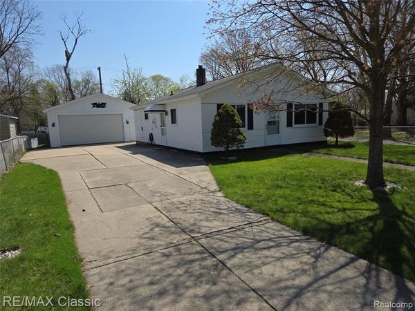 1072 Cloverlawn Drive , Pontiac, MI 48340