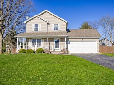 24 Scarlet Pine Circle , Clarkson, NY 14420