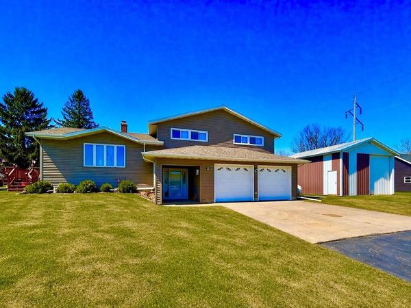 403 BLUEBIRD LANE, Loyal, WI 54446