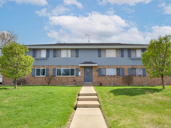 10237 Whitnall Edge DRIVE, Unit 104, Franklin, WI 53132