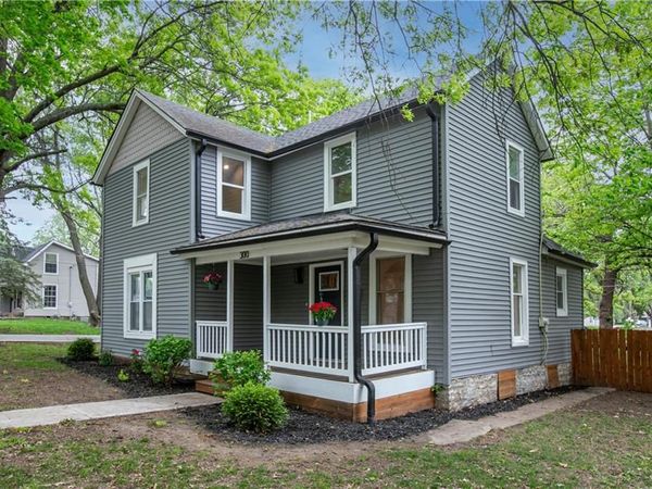 300 SE 1st Street, Lee's Summit, MO 64063
