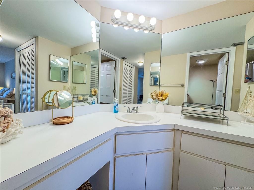 950 S Kanner Highway, Unit UN204, Stuart, FL 34994 Photo