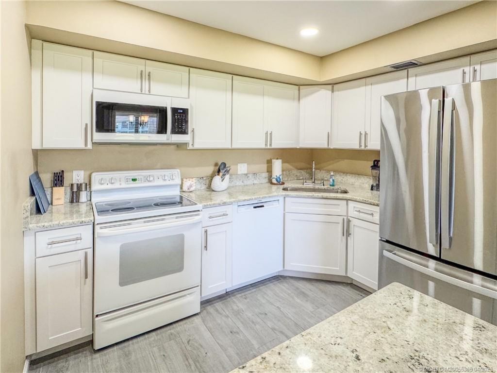 950 S Kanner Highway, Unit UN204, Stuart, FL 34994 Photo