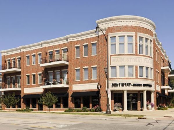 229 S Main Street , Unit 2E, Lombard, IL 60148