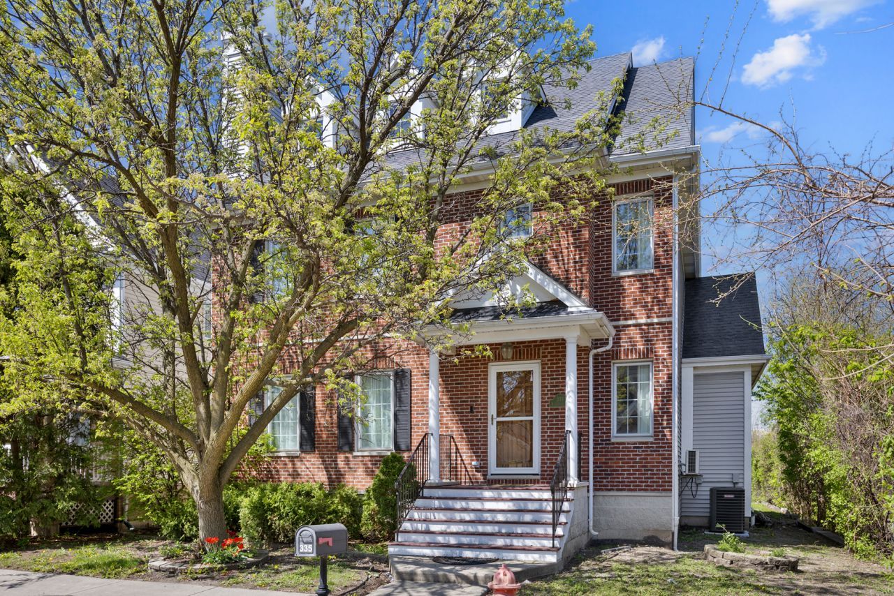 335 W Carriage Lane , Bensenville, IL 60106 Main Photo