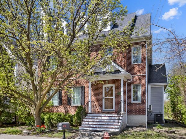 335 W Carriage Lane , Bensenville, IL 60106