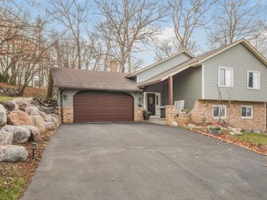 5821 Timber Trail SE, Prior Lake, MN 55372