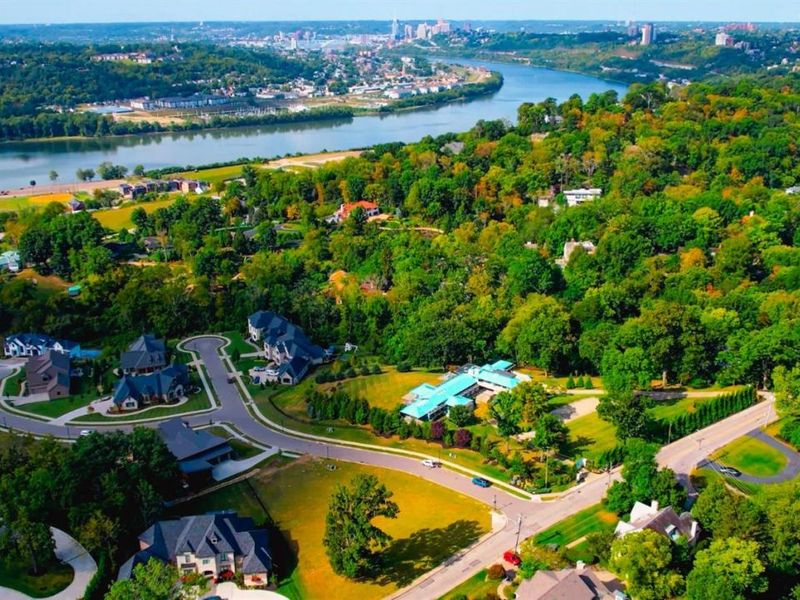 2531 Grandin Road, Cincinnati, OH 45208 Photo 4