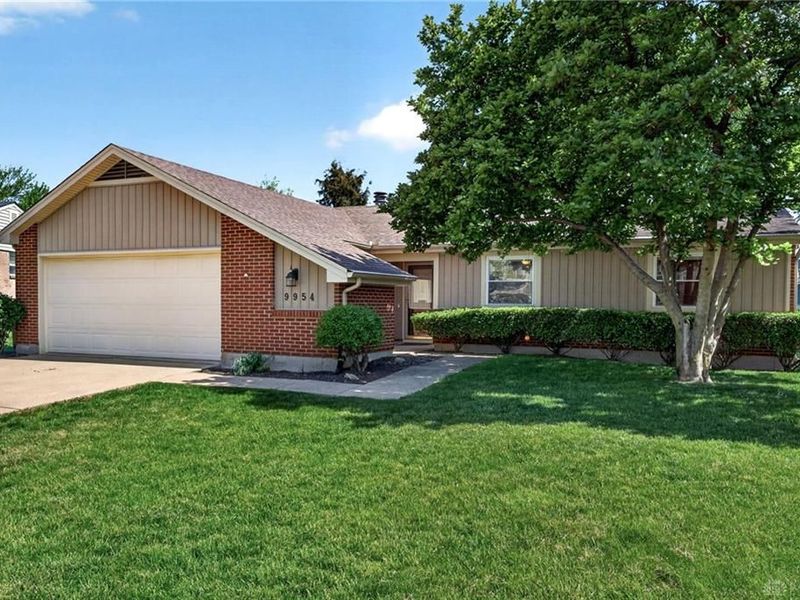 9954 Bannon Court, Miamisburg, OH 45342 Photo 2