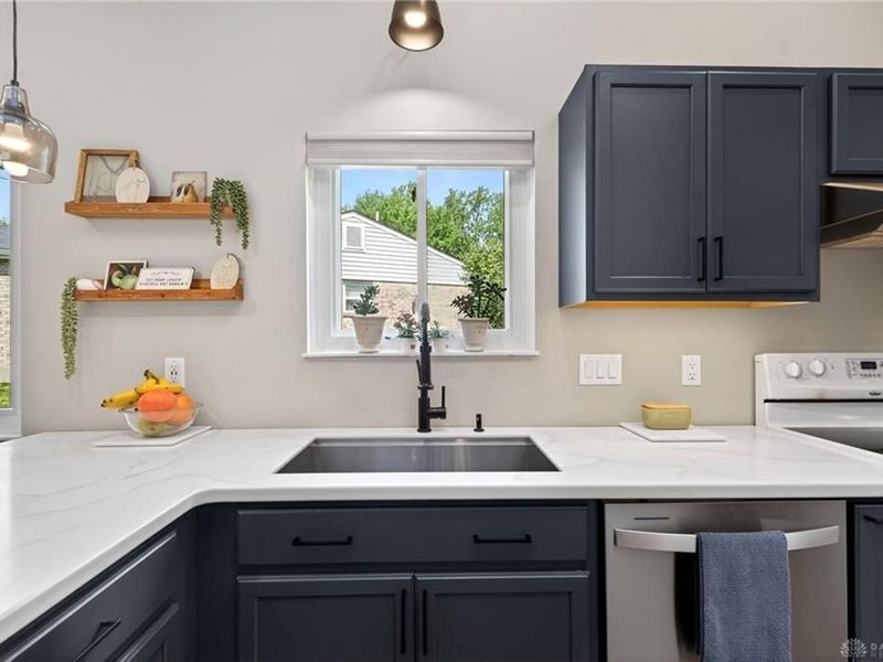 9954 Bannon Court, Miamisburg, OH 45342 Photo 6