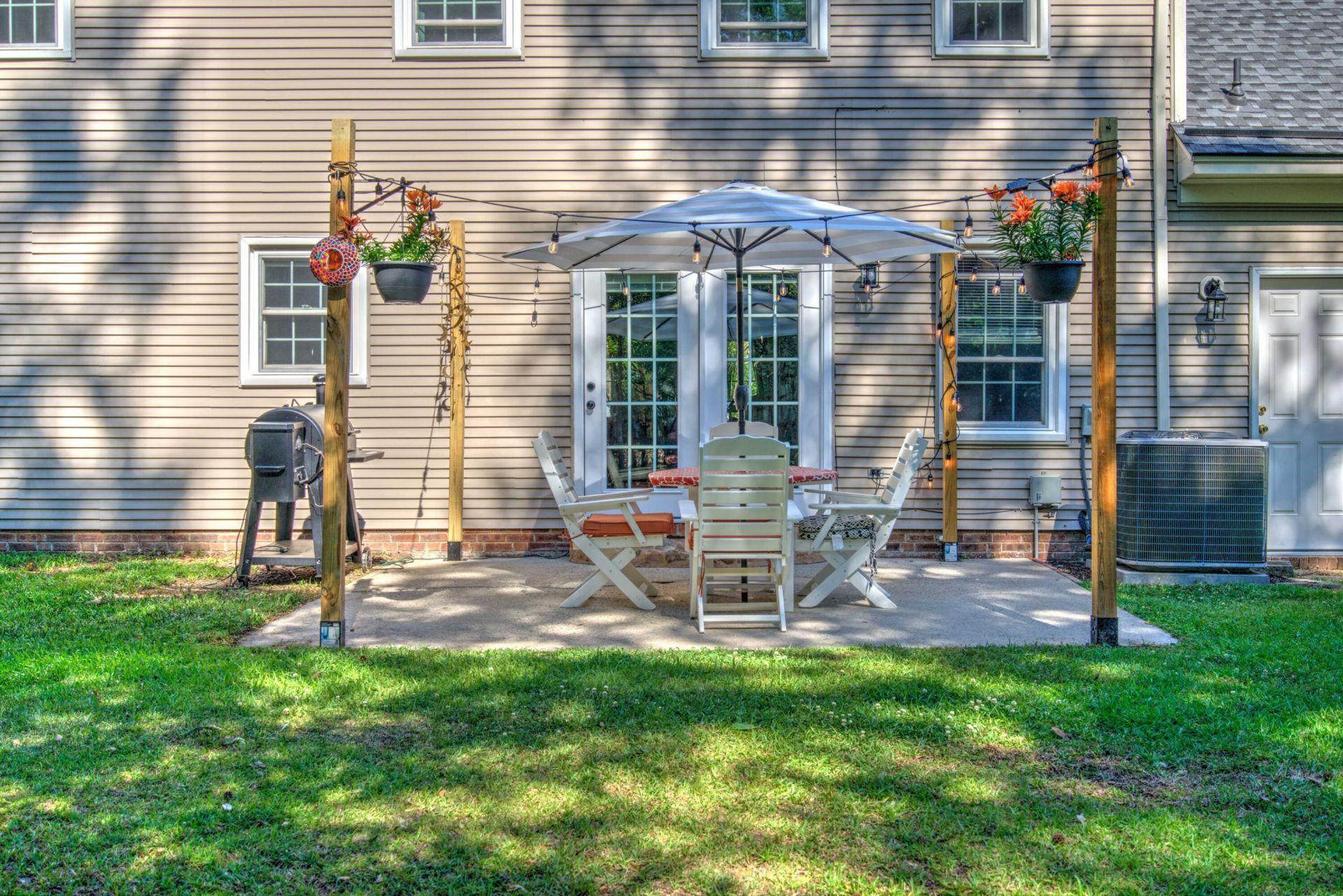 105 Wainwright Manor Photo 34