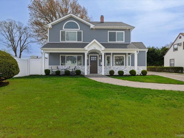 106 Hickory Lane , Levittown, NY 11756